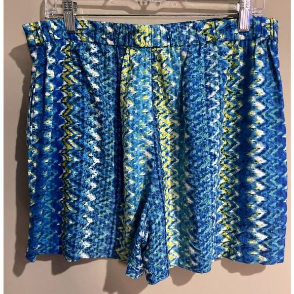 Vince Camuto Blue & Green Abstract Print Pull-On Shorts - Picture 3 of 5